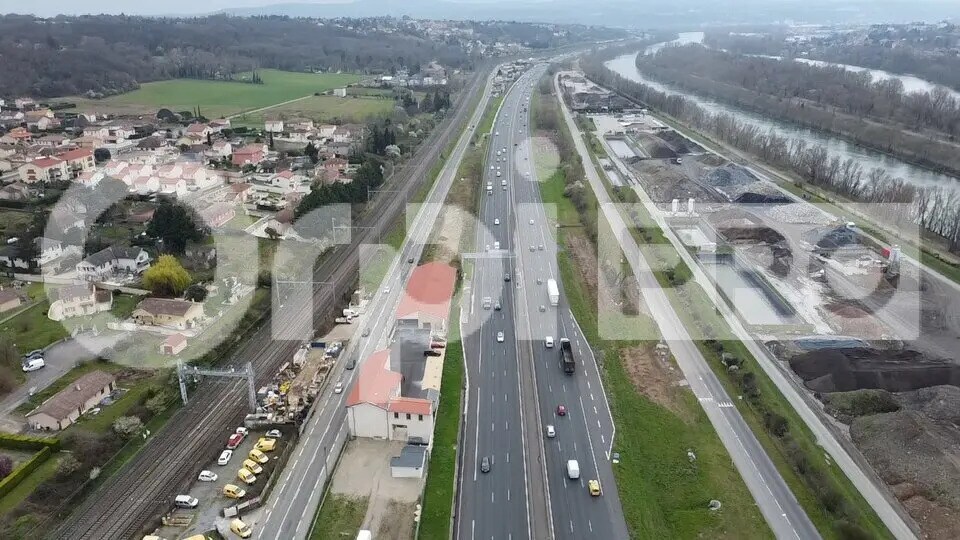 Bureau dans Ternay à louer - Aérien – Image 2 sur 3