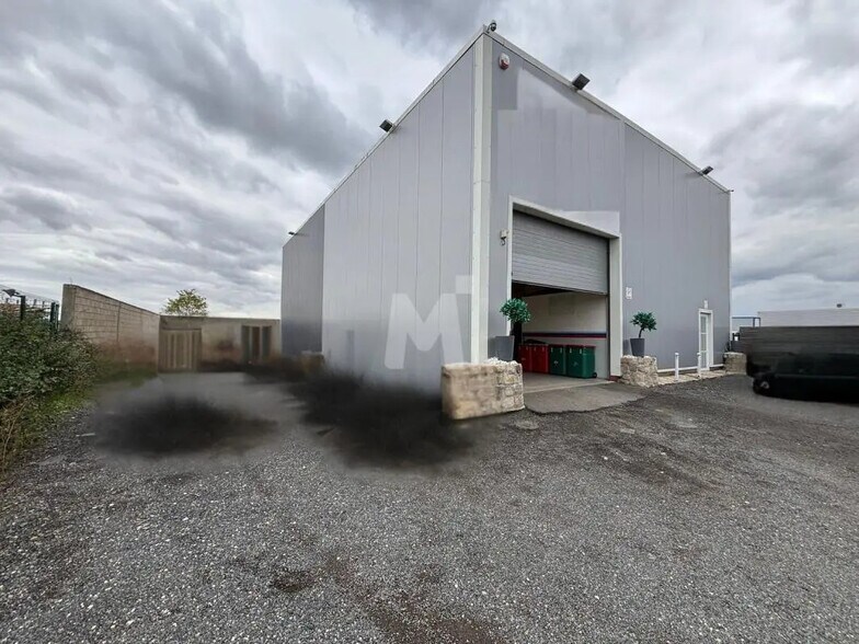 Bureau dans Égly à louer - Photo de l’immeuble – Image 3 sur 7