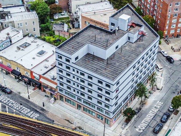 3217 Westchester Ave, Bronx, NY à louer Photo de l’immeuble– Image 1 sur 2
