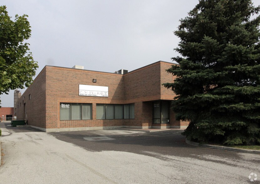 41 Buttermill Ave, Vaughan, ON à louer - Photo de l’immeuble – Image 2 sur 2