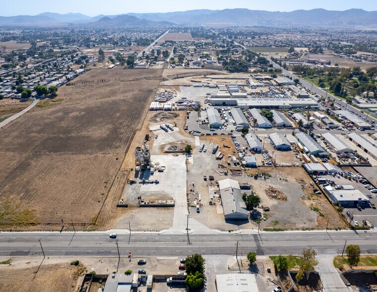 1315 N State St, Hemet, CA à vendre - Aérien – Image 2 sur 7