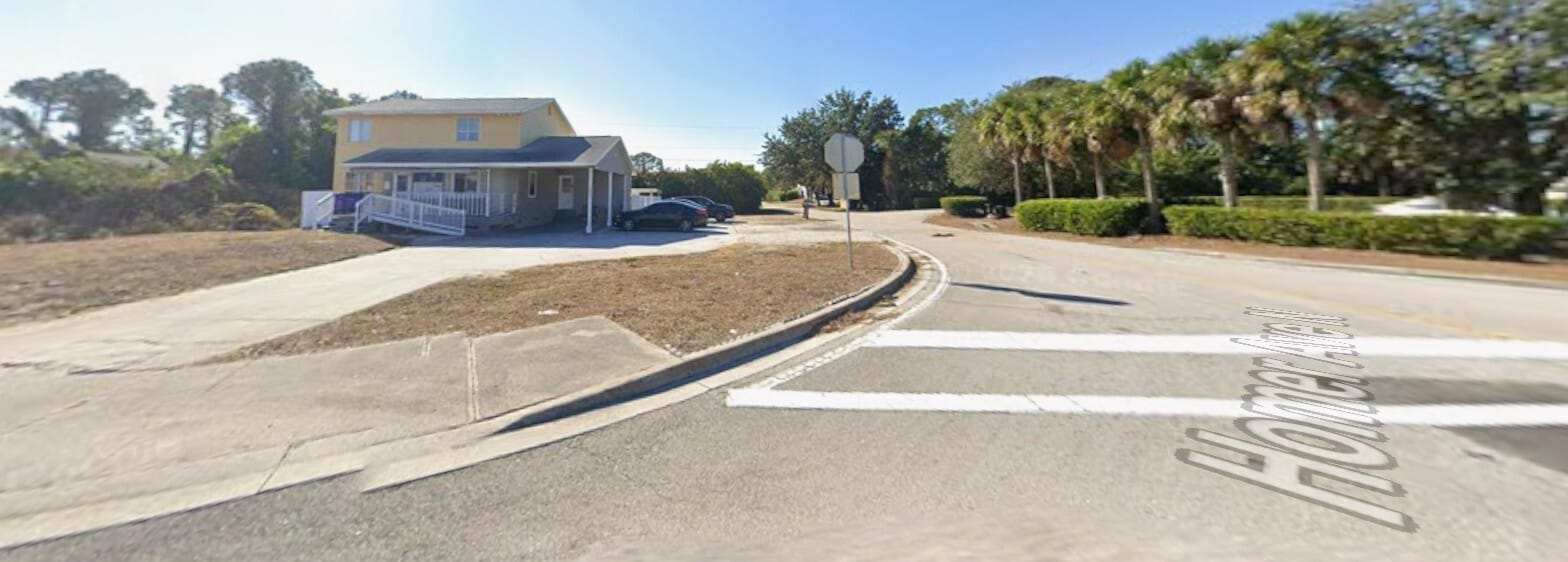 4617 Lee Blvd, Lehigh Acres, FL à vendre Photo principale– Image 1 sur 4