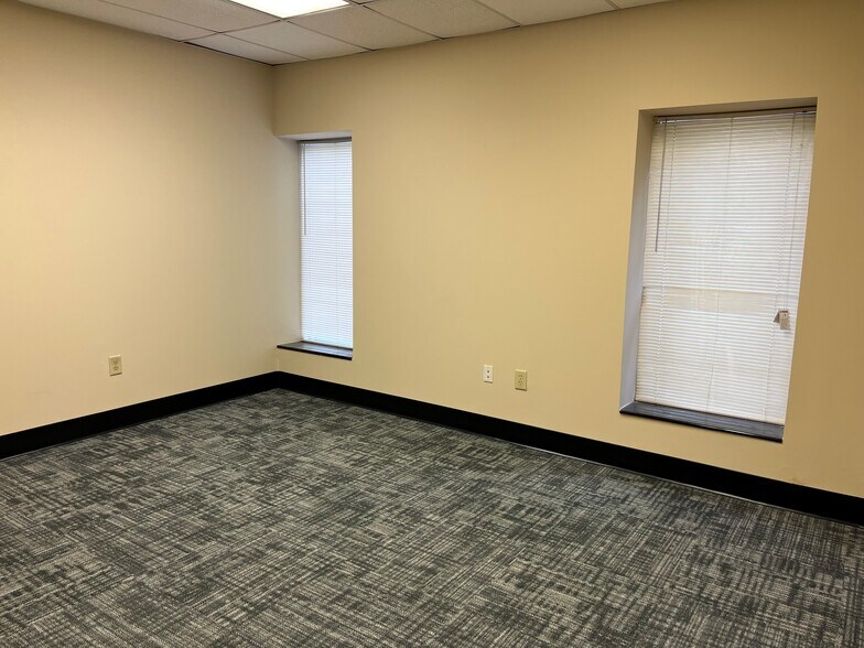 121 Holt Industrial Cir, Acworth, GA à vendre - Photo intérieure – Image 3 sur 5