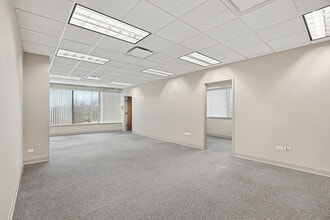 213 Front St, McHenry, IL à louer Photo intérieure– Image 2 sur 27