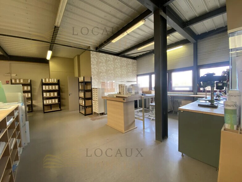 Local d'activités dans SAINT-OUEN-L'AUMONE à vendre - Photo intérieure – Image 2 sur 6