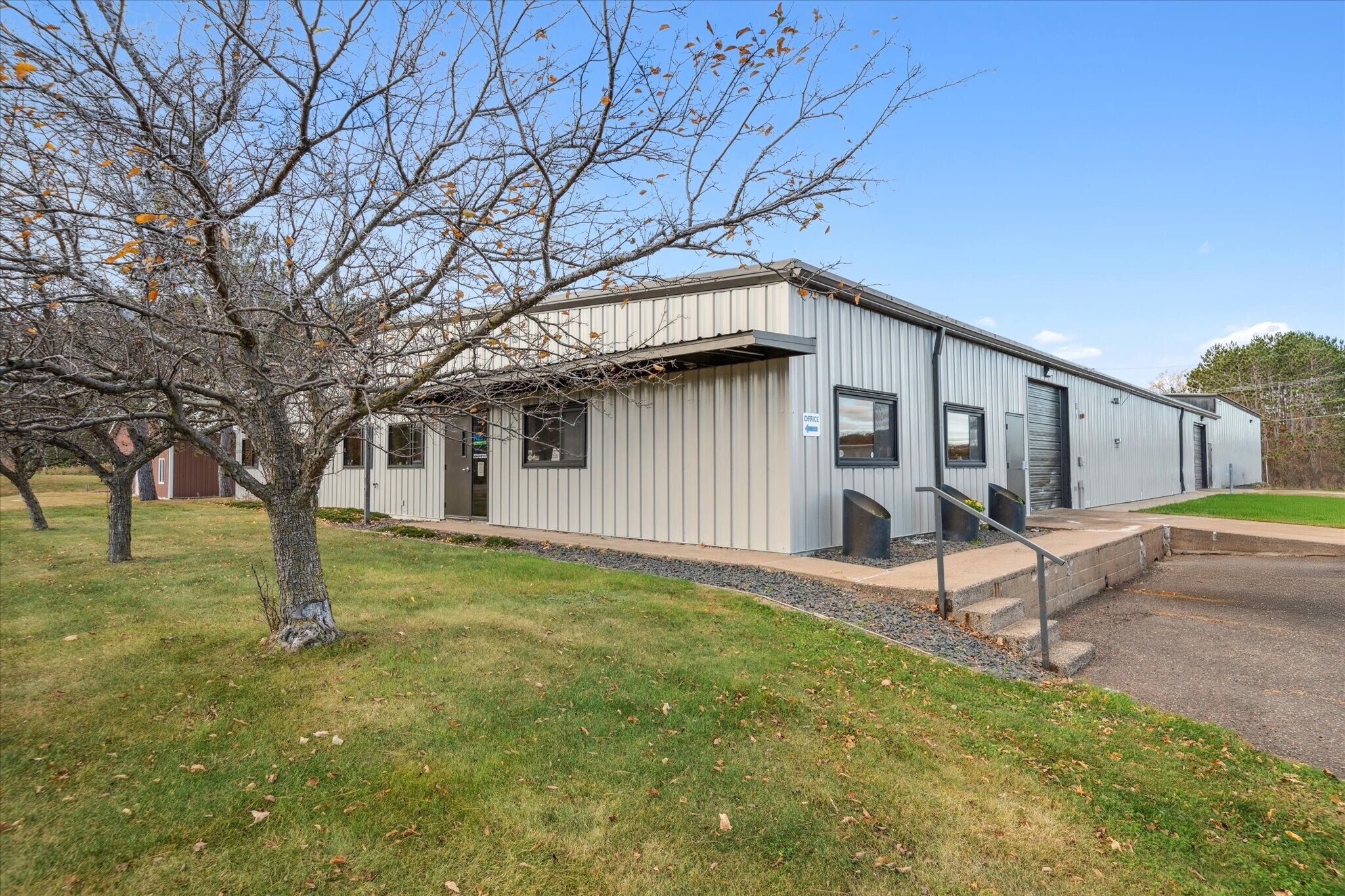 605 Industrial Pky, Saint Croix Falls, WI à louer Photo de l’immeuble– Image 1 sur 31