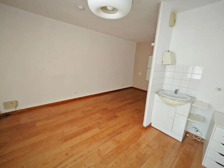 Bureau dans Lille à vendre - Photo de l’immeuble – Image 2 sur 2