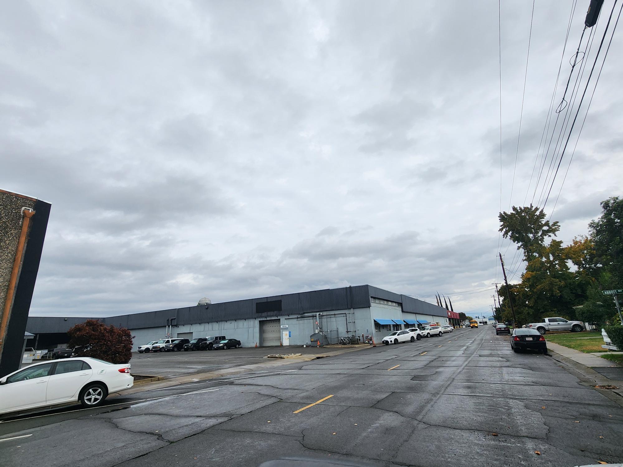 909-911 Spiva Ave, Yuba City, CA à louer Photo de l’immeuble– Image 1 sur 13