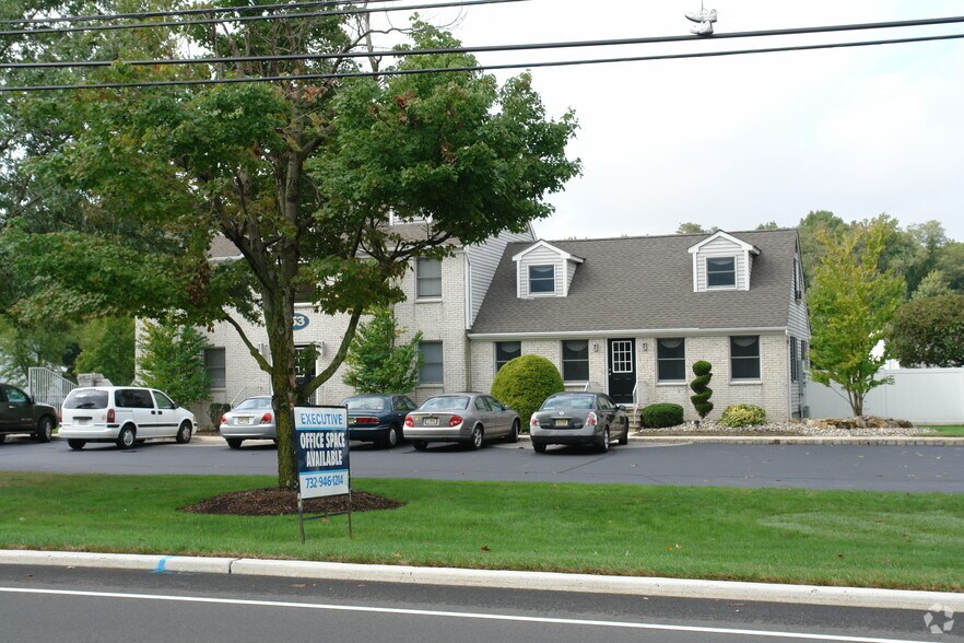 253 Route 79, Morganville, NJ à louer - Photo de l’immeuble – Image 3 sur 23