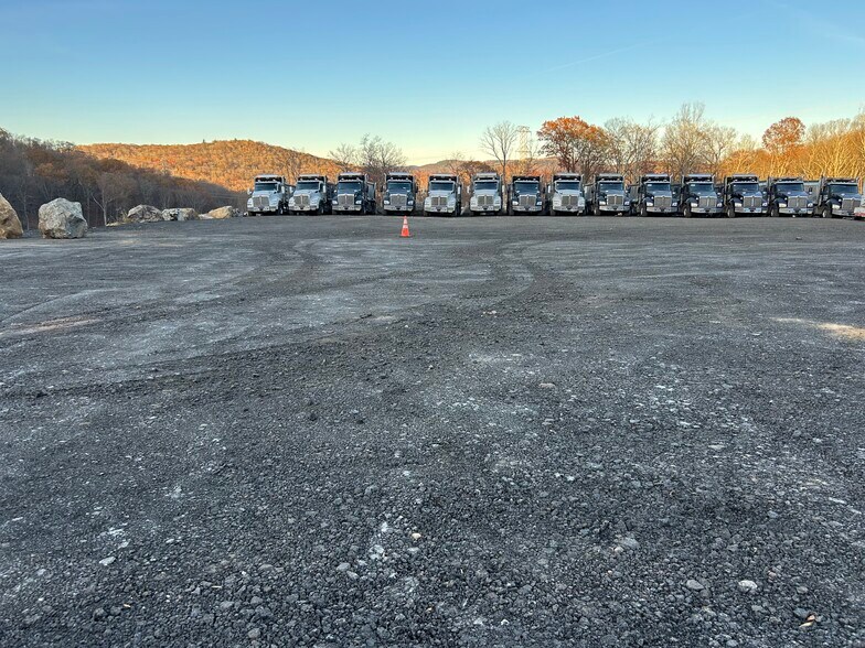 107 Sterling Mine rd, Sloatsburg, NY à louer - Photo de l’immeuble – Image 2 sur 6