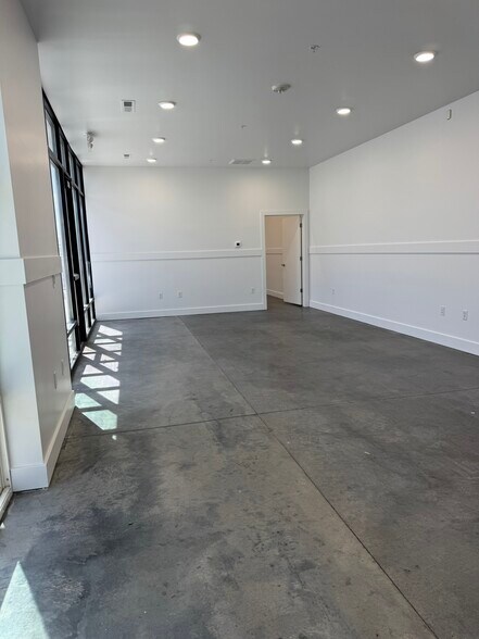 142 N 1800 W, Lindon, UT à louer - Photo de l’immeuble – Image 3 sur 13