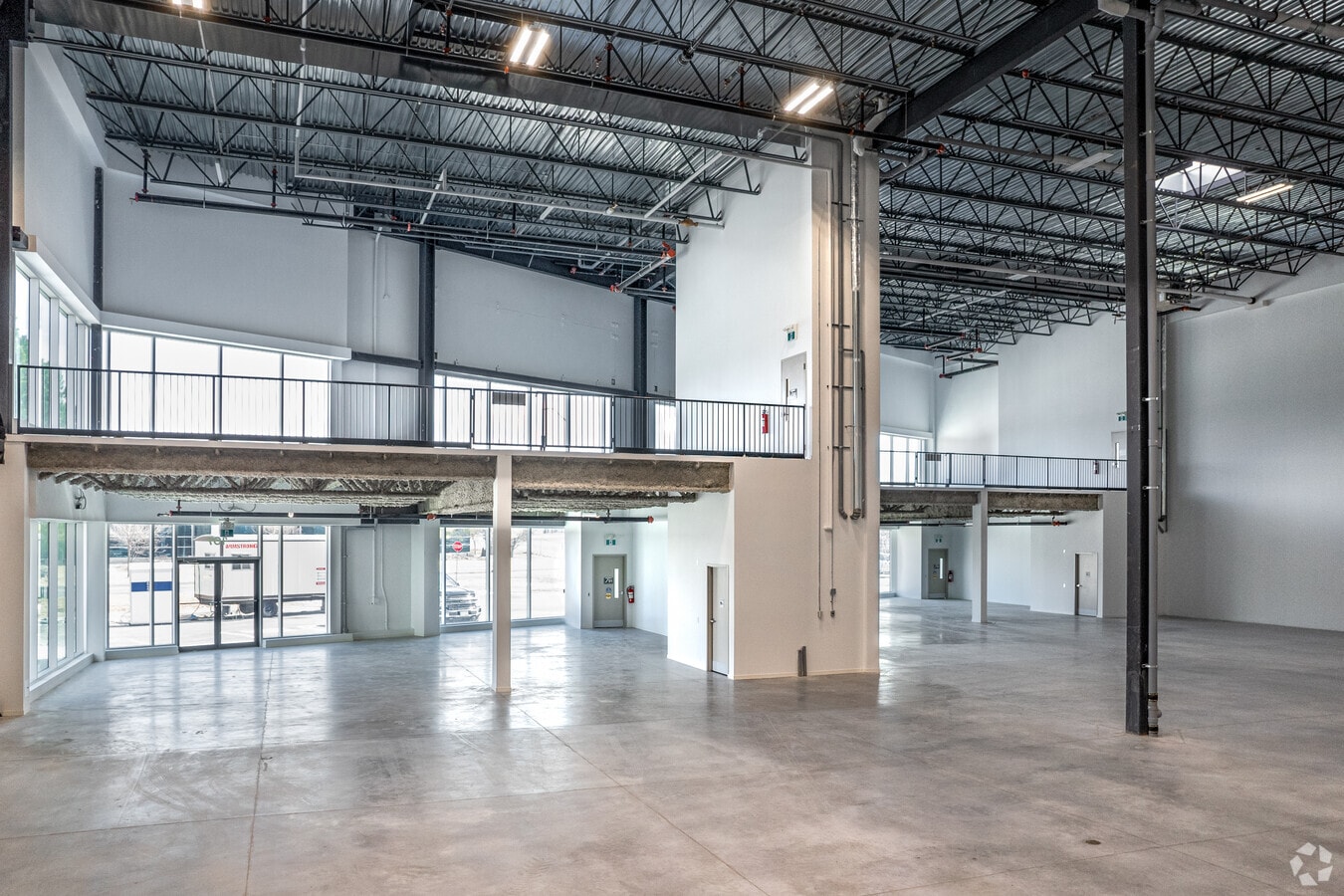 180-190 Allstate Pky, Markham, ON - Lot 106 -  - Photo intérieure - Image 1 of 2