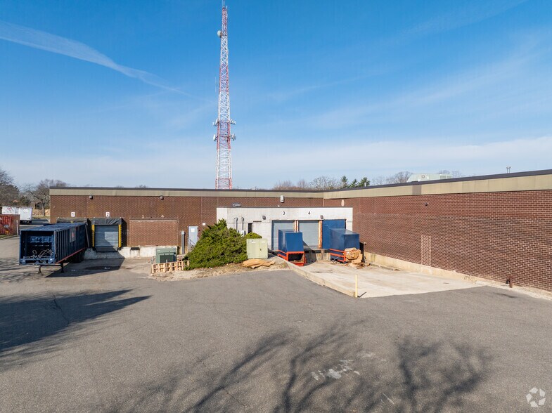 1140 Motor Pky, Central Islip, NY à louer - Photo de l’immeuble – Image 3 sur 8