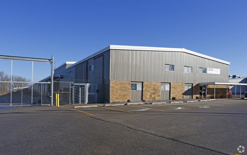500-550 Industrial Rd, Mankato, MN à louer - Photo de l’immeuble – Image 2 sur 17