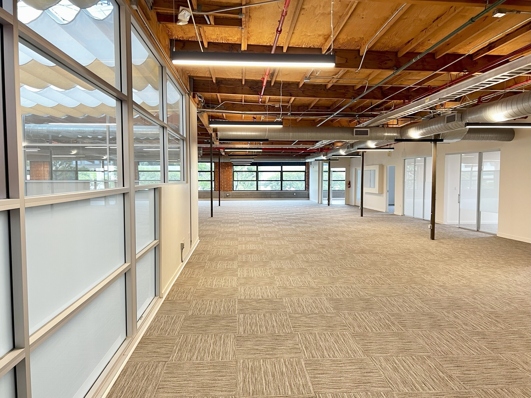 12910 Culver Blvd, Marina Del Rey, CA à louer Photo intérieure– Image 1 sur 4