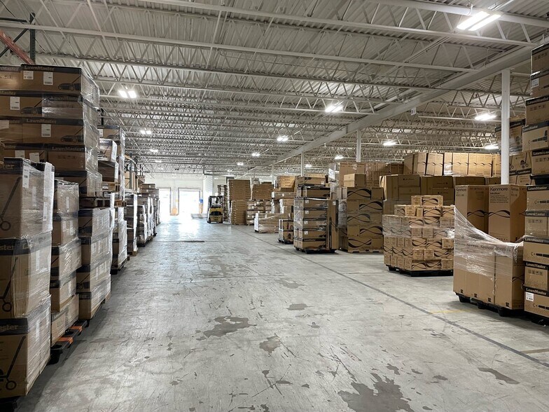 301 Commerce Rd, Linden, NJ à louer - Photo intérieure – Image 3 sur 4