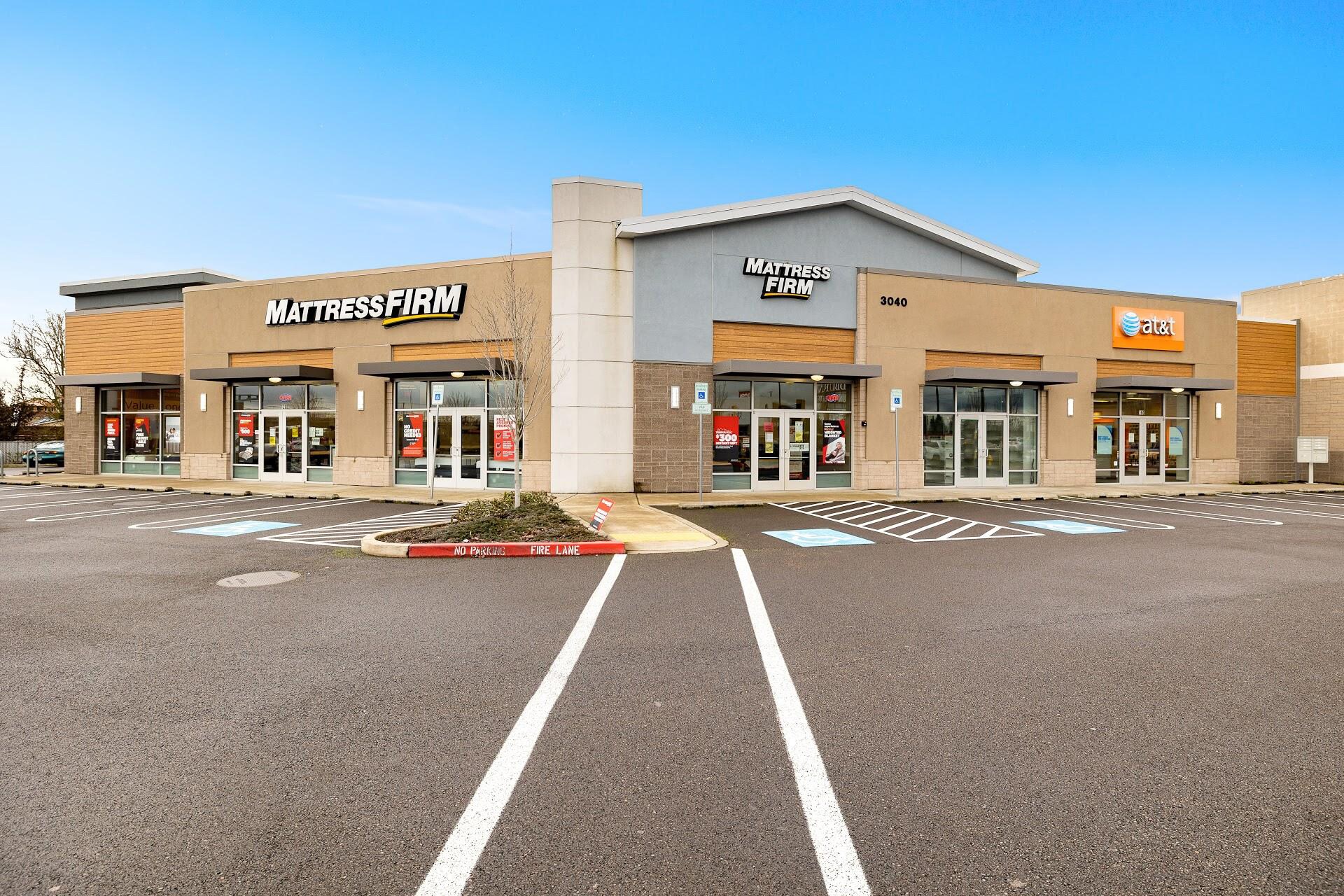 777 N Arney Rd, Woodburn, OR à louer Photo de l’immeuble– Image 1 sur 5