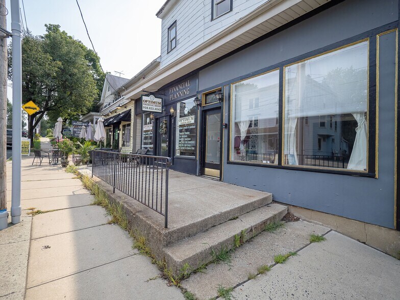 259 Main St, White House Station, NJ à louer - Photo de l’immeuble – Image 3 sur 32