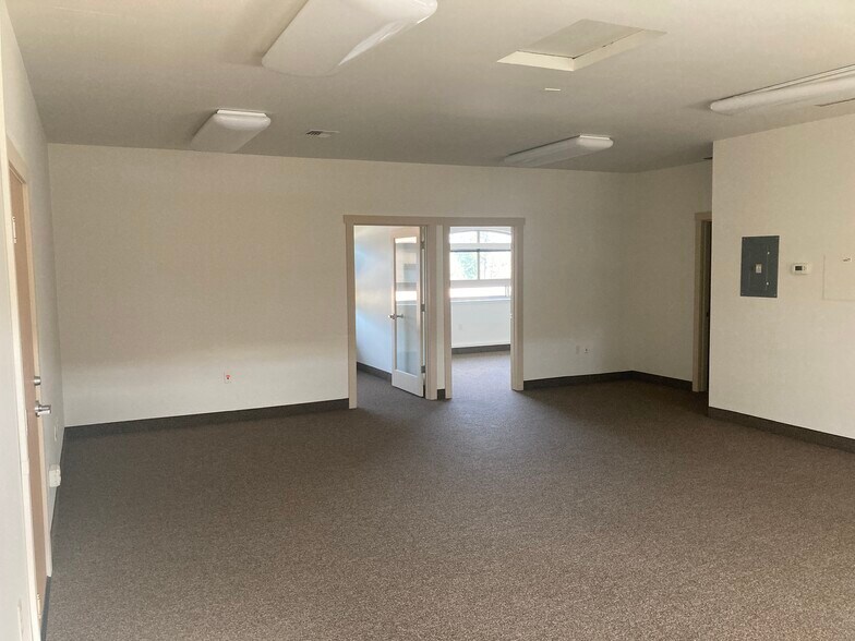 202 Wasco Loop, Hood River, OR à louer - Photo de l’immeuble – Image 3 sur 14
