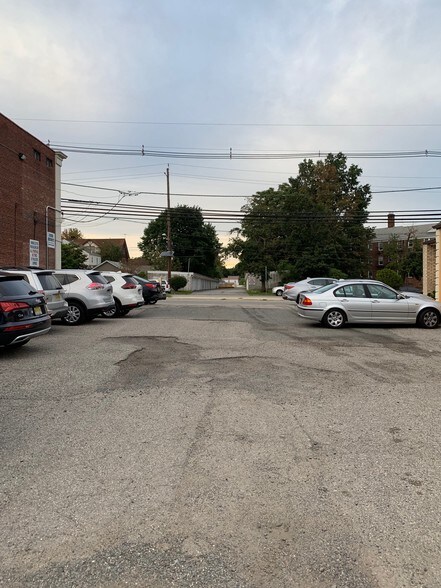 429-433 Piaget Ave, Clifton, NJ à louer - Photo de l’immeuble – Image 2 sur 2