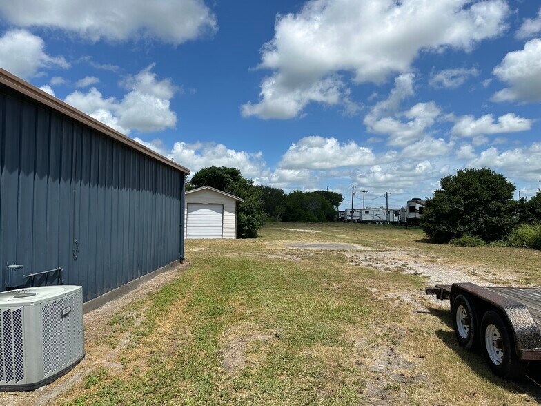 2165 N US Highway 77, Robstown, TX à vendre - Photo de l’immeuble – Image 2 sur 4