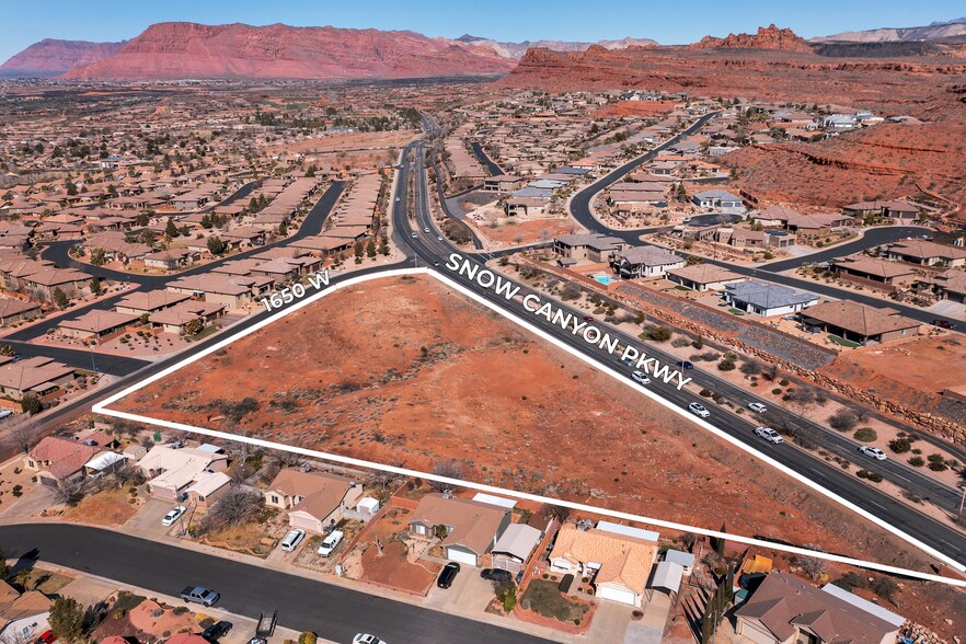 Snow Canyon & 1650 W Pky, St George, UT à louer - Aérien – Image 1 sur 4