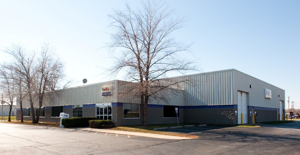 2007 N Federal Dr, Urbana, IL à louer - Photo principale – Image 1 sur 8