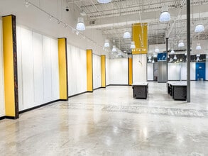 1925 E Market St, Harrisonburg, VA à louer Photo intérieure– Image 1 sur 28