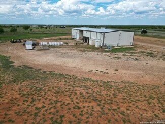 Plus de détails pour 13688 Interstate 35, Dilley, TX - Industriel/Logistique à louer
