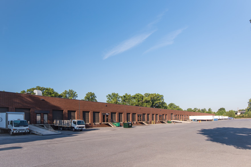 810 Cromwell Park Dr, Glen Burnie, MD à louer - Photo de l’immeuble – Image 3 sur 5