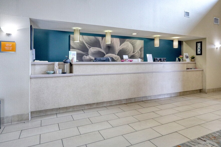 10446 Interstate 37, Corpus Christi, TX à vendre - Hall d’entrée – Image 3 sur 18