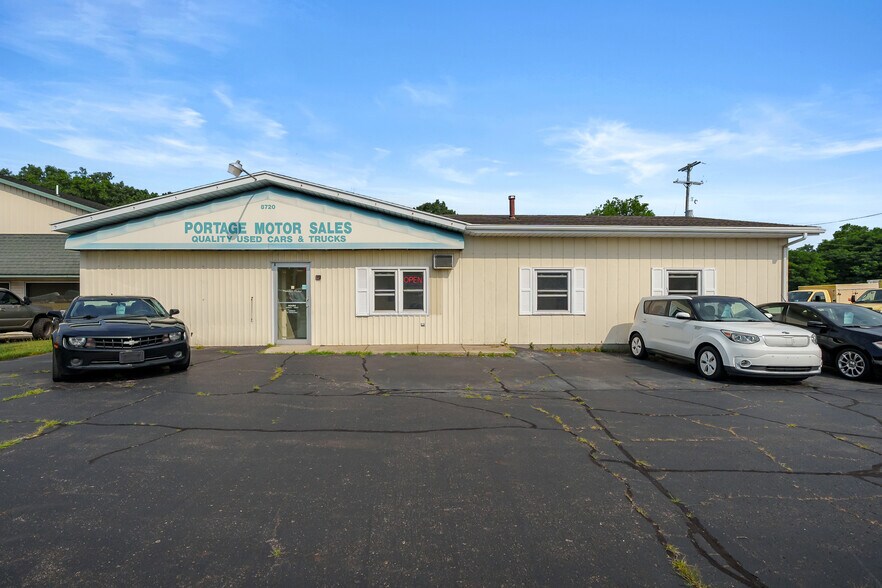 8720 Shaver Rd, Portage, MI à vendre - Photo principale – Image 1 sur 18