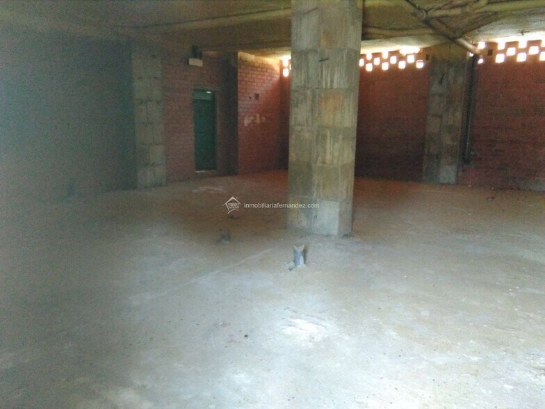 Local commercial dans Cáceres, Cáceres à louer - Photo de l’immeuble – Image 2 sur 8