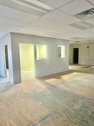 Plus de détails pour 400-422 N Kennedy Dr, Bradley, IL - Bureau/Local commercial, Local commercial à louer