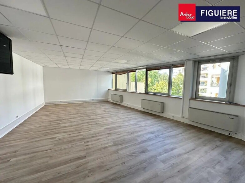 4 Place Barthelemy Niollon, Aix-en-Provence à louer - Photo intérieure – Image 2 sur 8