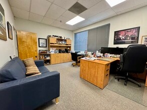 535 Broadhollow Rd, Melville, NY à louer Photo intérieure– Image 1 sur 7