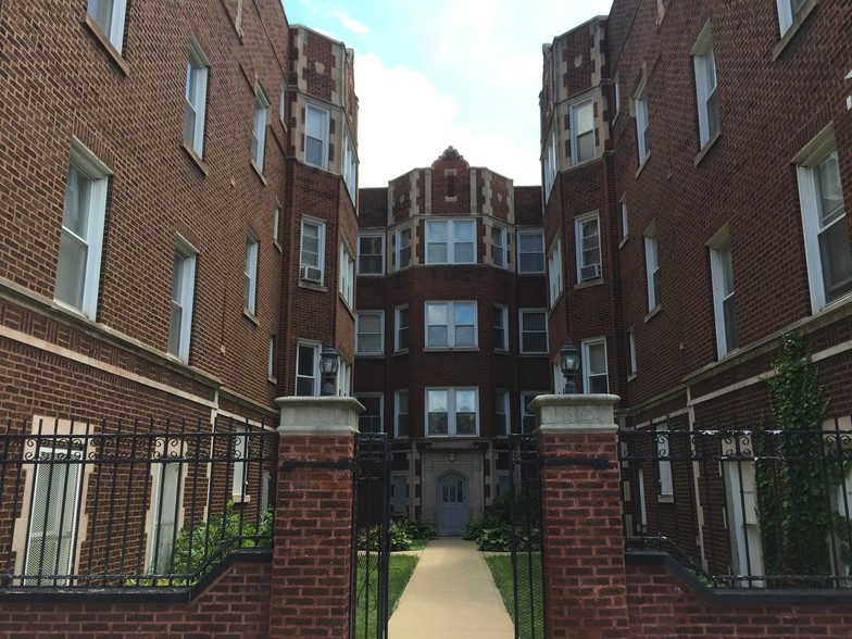 738-740 E 83rd St, Chicago, IL à vendre - Photo principale – Image 1 sur 22