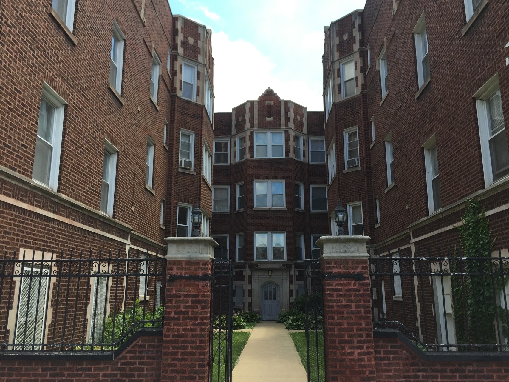 738-740 E 83rd St, Chicago, IL à vendre Photo principale– Image 1 sur 23