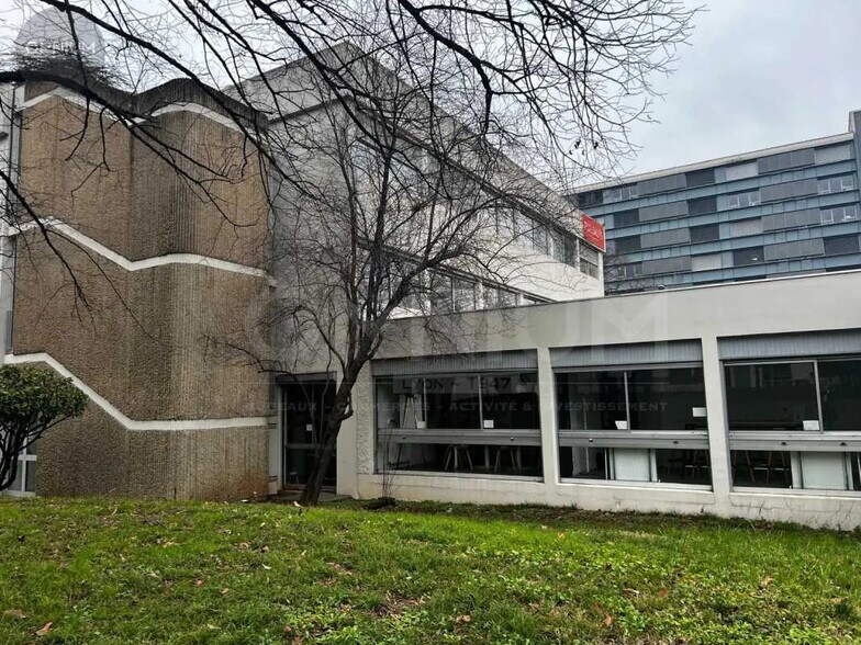 Bureau dans Villeurbanne à louer - Photo de l’immeuble – Image 3 sur 5