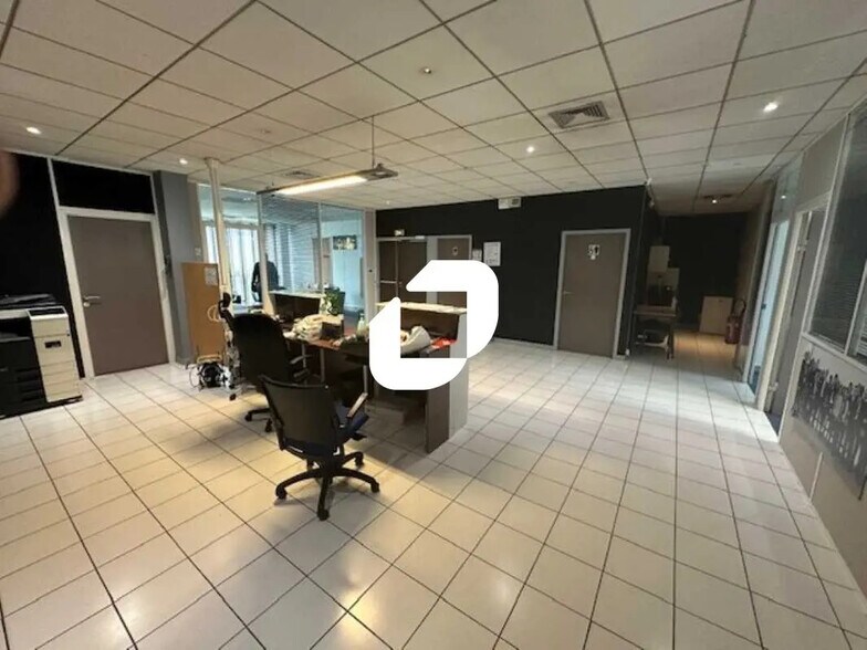 Bureau dans Roissy-en-France à louer - Photo de l’immeuble – Image 3 sur 19