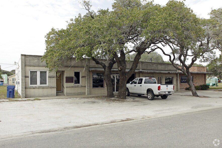 346-354 S Houston St, Aransas Pass, TX à vendre - Photo de l’immeuble – Image 3 sur 5