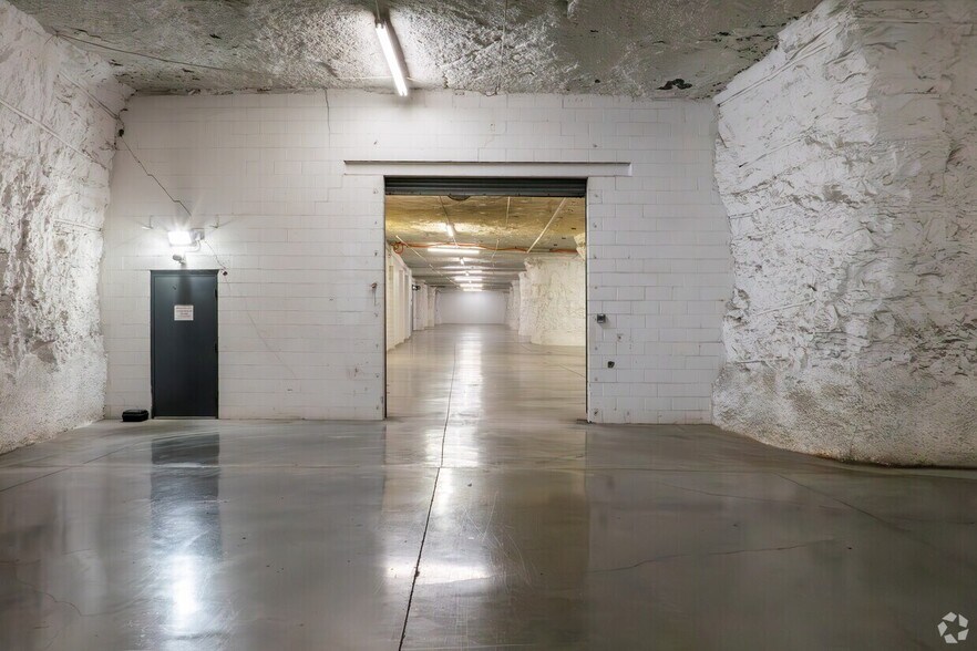 1600 N State Route 291, Independence, MO à louer - Photo de l’immeuble – Image 3 sur 13