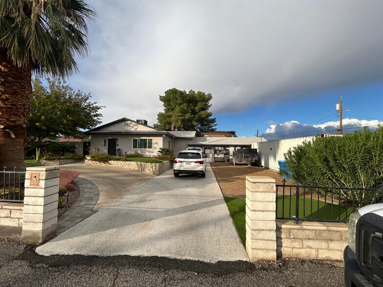 4080 Spring Rd, Las Vegas, NV à louer - Photo de l’immeuble – Image 2 sur 49
