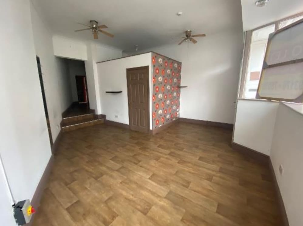5-6A Market Pl, Normanton à louer Photo intérieure– Image 1 sur 2