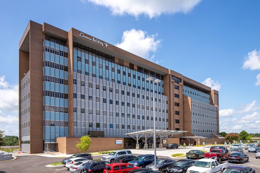 500 S University Ave, Little Rock, AR à louer - Photo de l’immeuble – Image 2 sur 7