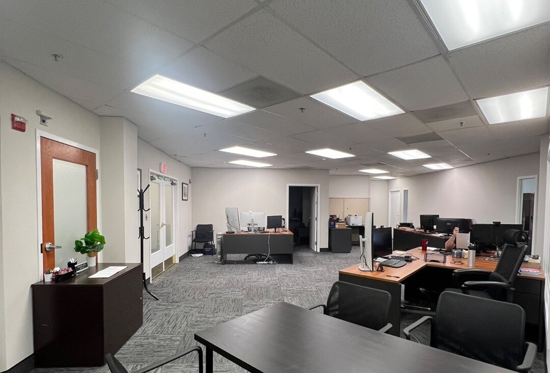 1952 Gallows Rd, Vienna, VA à louer Photo intérieure– Image 1 sur 4