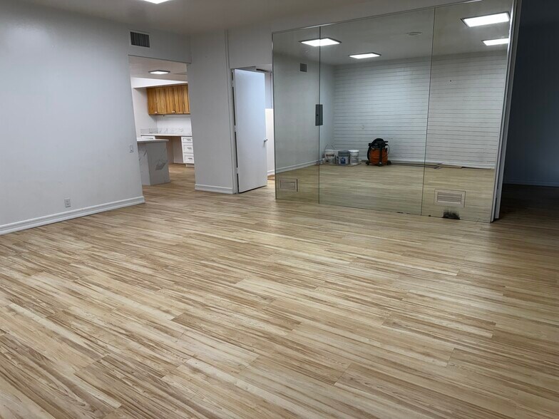 8102 Westminster Blvd, Westminster, CA à louer - Photo de l’immeuble – Image 3 sur 13