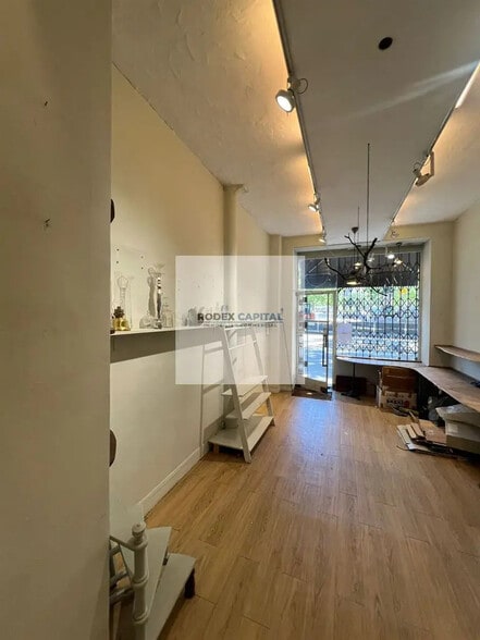 Local commercial dans Paris à louer - Photo de l’immeuble – Image 2 sur 7