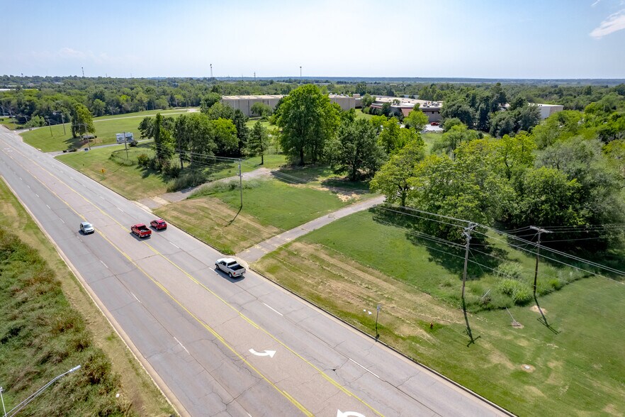 1620 N Main St, Noble, OK à vendre - Photo de l’immeuble – Image 2 sur 16