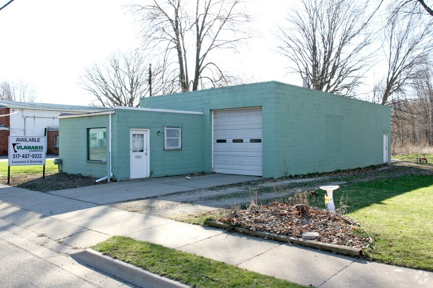 2453 S Rundle Ave, Lansing, MI à vendre - Photo de l’immeuble – Image 3 sur 3